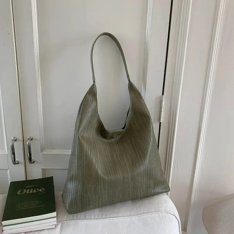 Stylish Ladies Hand Bag Boasting Trendy Design And Fine Craftsmanship Made Of Premium Anti-Scratch Leather
