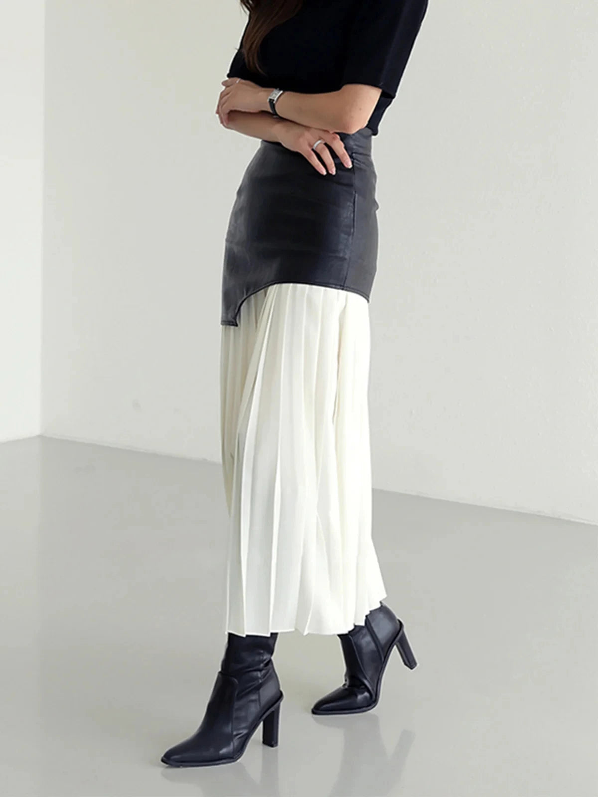Elegant Dresses for Woman Clothing Contrast Color Pleated Midi Skirt Faux Leather Panel High Waist Edgy Chic for Streetwear