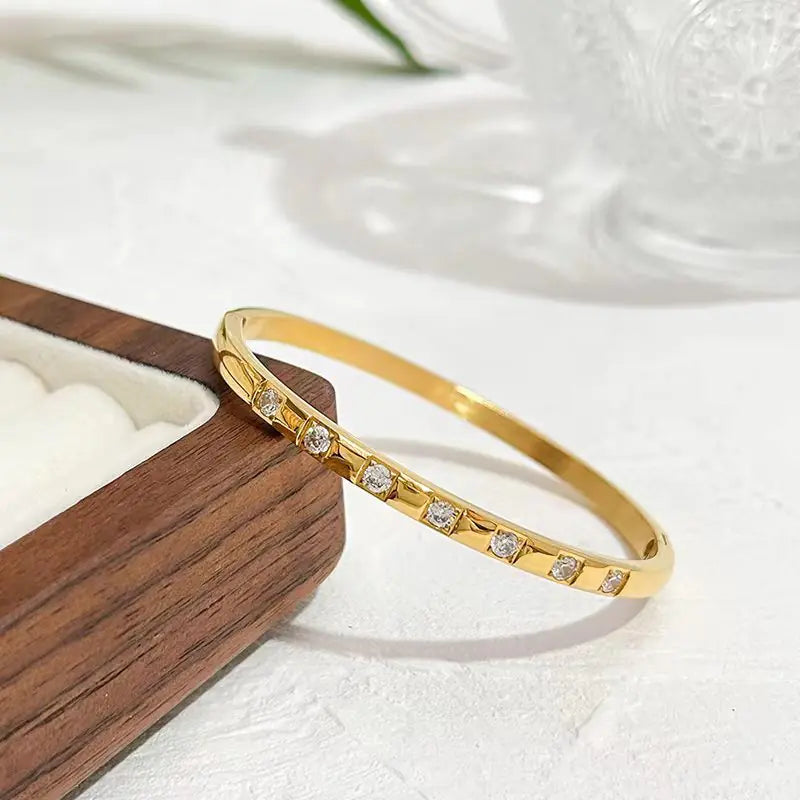 Geometric Fashion Jewelry for Women