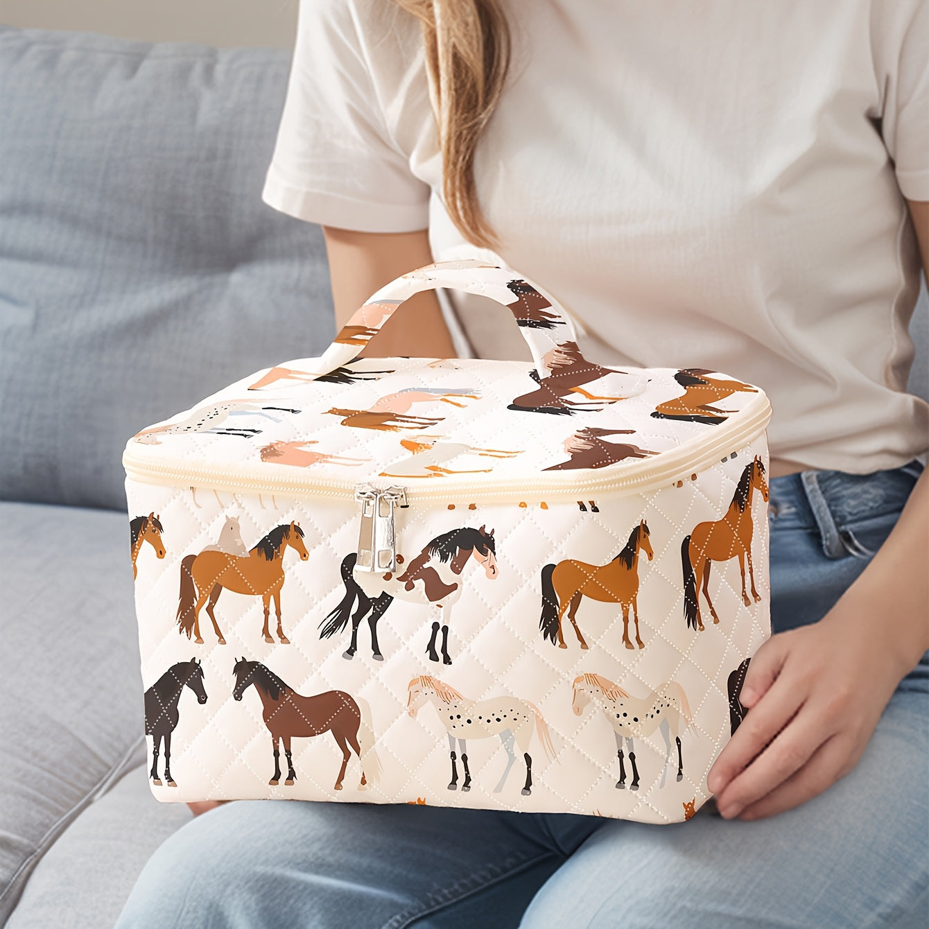 Horse Pattern Cosmetic Case Travel Organizer for Makeup, Brushes & Accessories - Durable Polyester Fabric, Spacious Non- Storage Bag with Multiple Compartments, Portable Design with Zip Closure - Cute and Stylish Essential fo