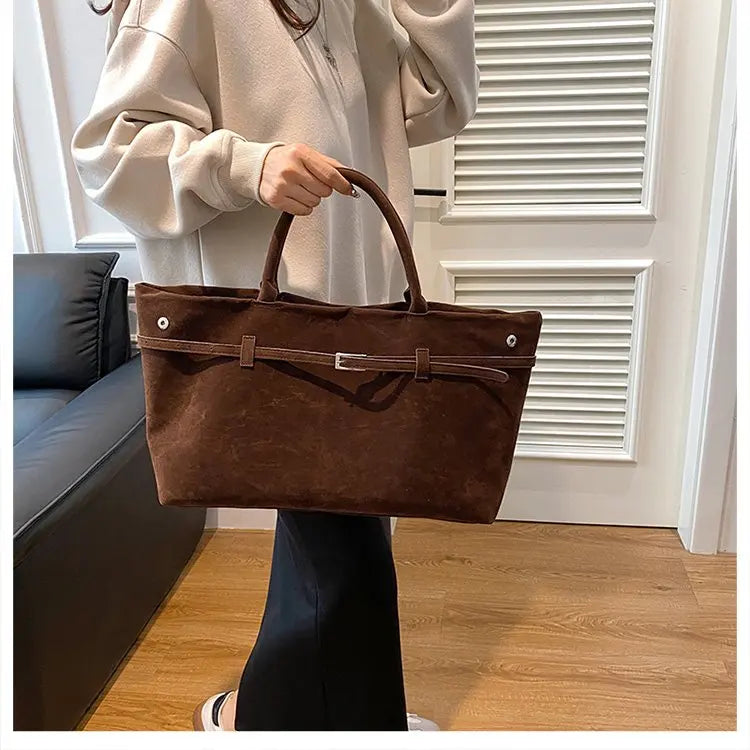 Elegant Women's Handbag Featuring Casual Simple Vintage Design And High-End Leather For Commuter Occasions