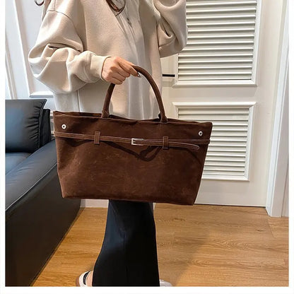 Elegant Women's Handbag Featuring Casual Simple Vintage Design And High-End Leather For Commuter Occasions