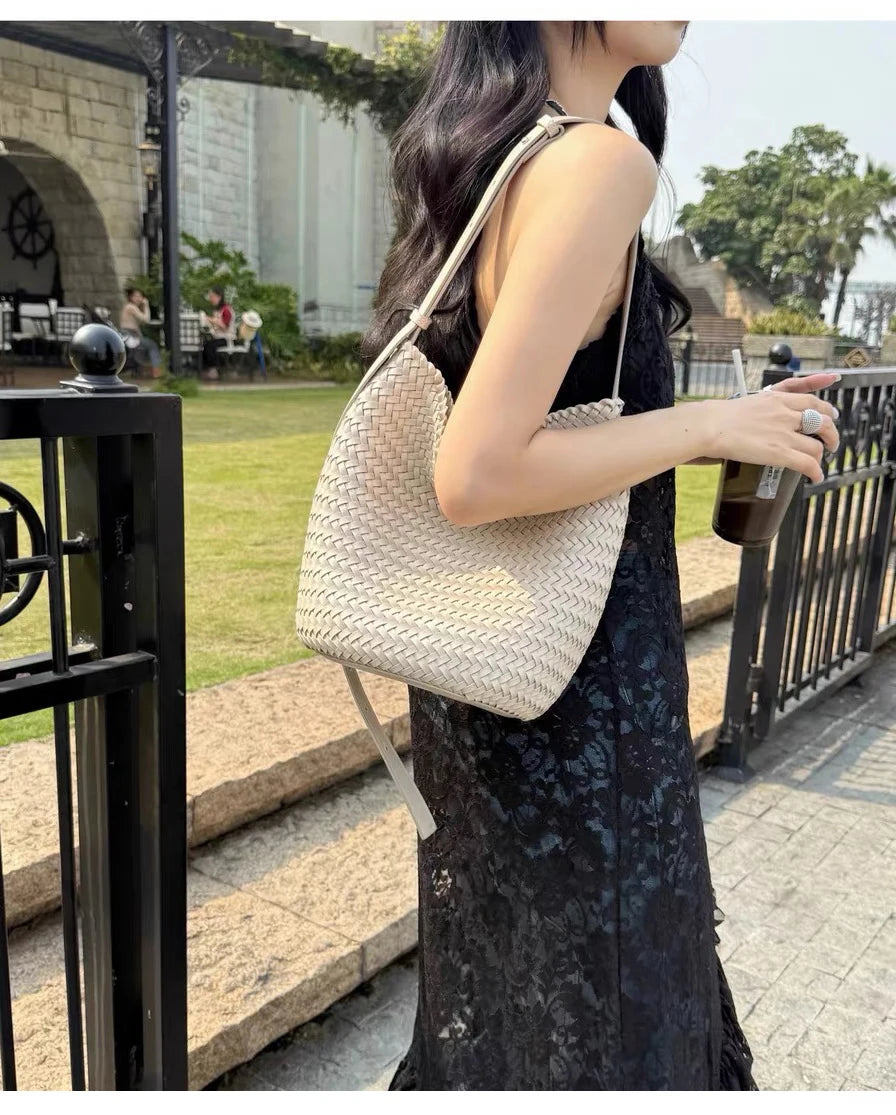 2025 new women's handbag high-end hand-woven large-capacity shoulder tote bag underarm bag crossbody versatile bucket bag