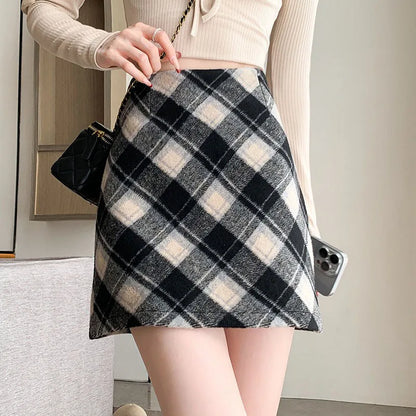 2025 Woman Skirts Woolen A-word Short Skirt Autumn And Winter Half Plaid Female Of The New High-waisted Slim-fit Wrap Hip Skirt