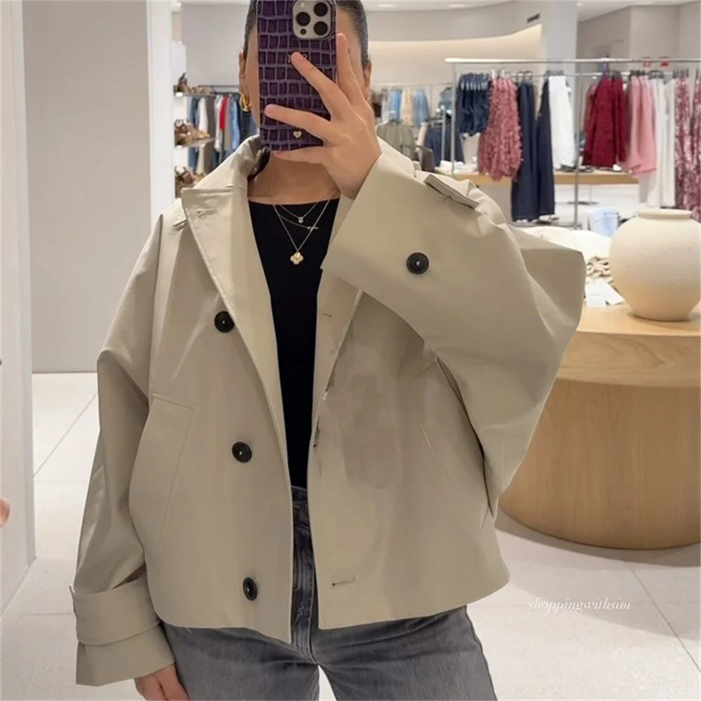 2025 new women's clothing European and American style fashionable design sense lapel bat style short windbreaker