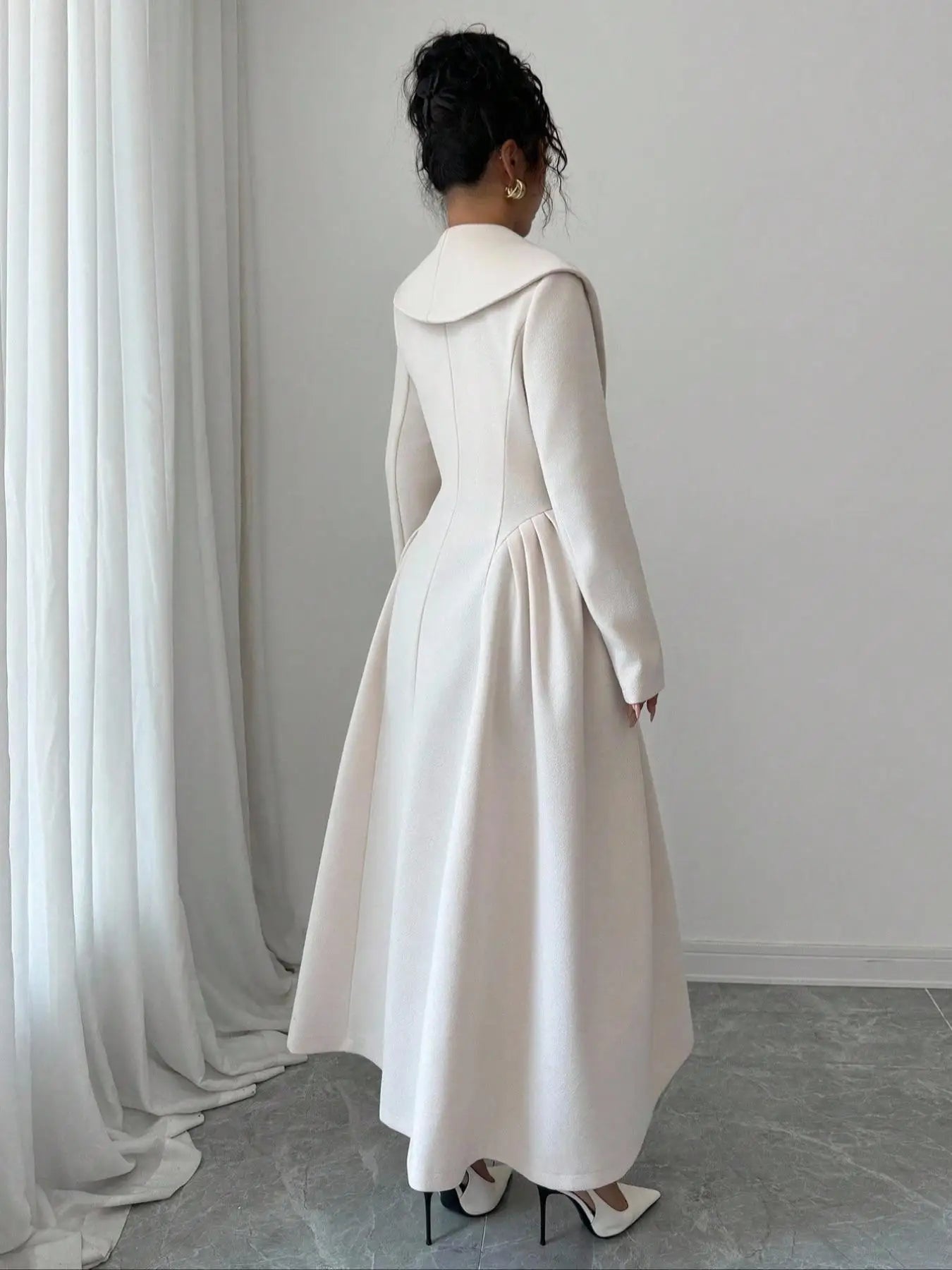 Women's Woolen Coat, Stylish Women's Outerwear, Warm Winter Jacket, Elegant Ladies' Clothing, Perfect for Cold Weather