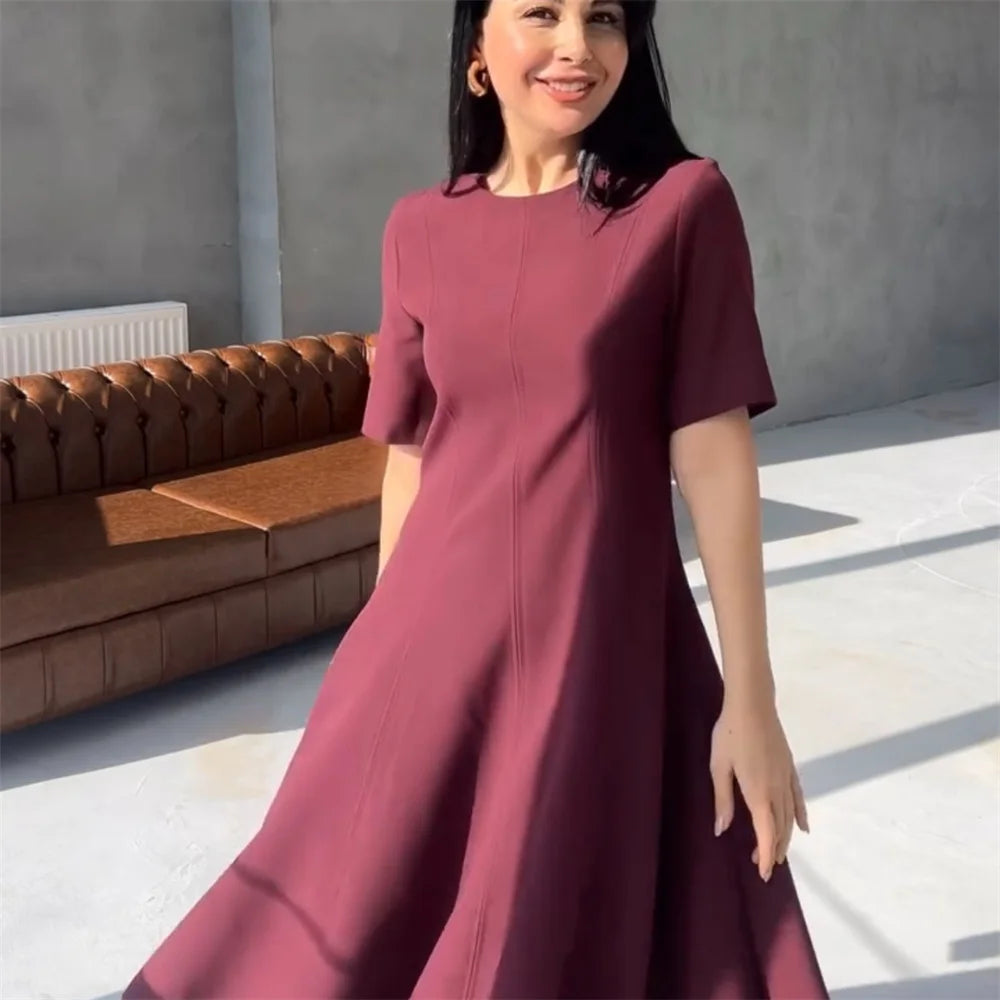 2025 new women's clothing European and American style fashionable design sense two-color wave wide swing round neck dress