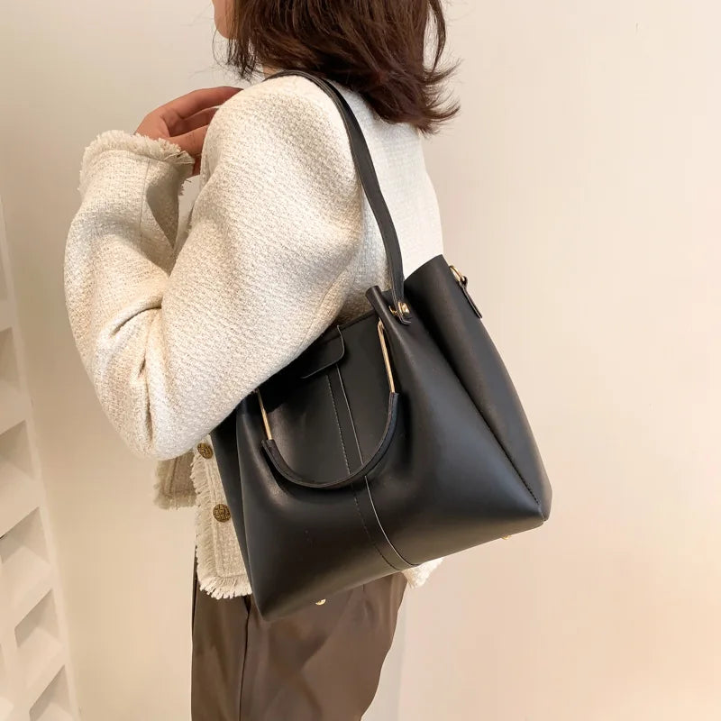 Portable Commuter Women Shoulder Bags Large Capacity Handbag Ladies Fashion Tote Vintage Soft Pu Leather Underarm Bag for Female