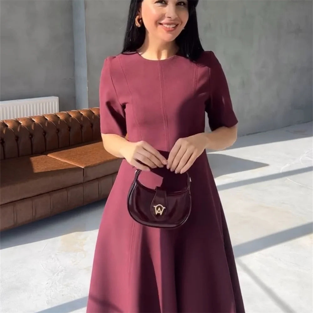 2025 new women's clothing European and American style fashionable design sense two-color wave wide swing round neck dress