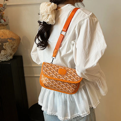 Unique Casual Crossbody Handbag For Leisure Women With Minimalist Solid Color And Large Capacity Leather Finish