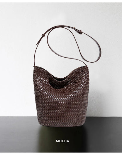 2025 new women's handbag high-end hand-woven large-capacity shoulder tote bag underarm bag crossbody versatile bucket bag