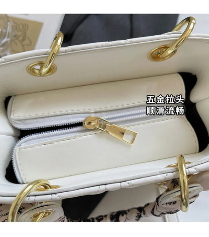 Gorgeous One Shoulder Handbag Luxurious Design Casual Travel Popular Underarm Adjustable Stylish Daily Use