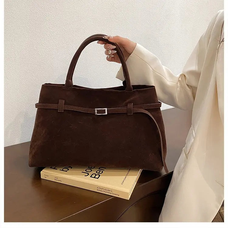 Elegant Women's Handbag Featuring Casual Simple Vintage Design And High-End Leather For Commuter Occasions
