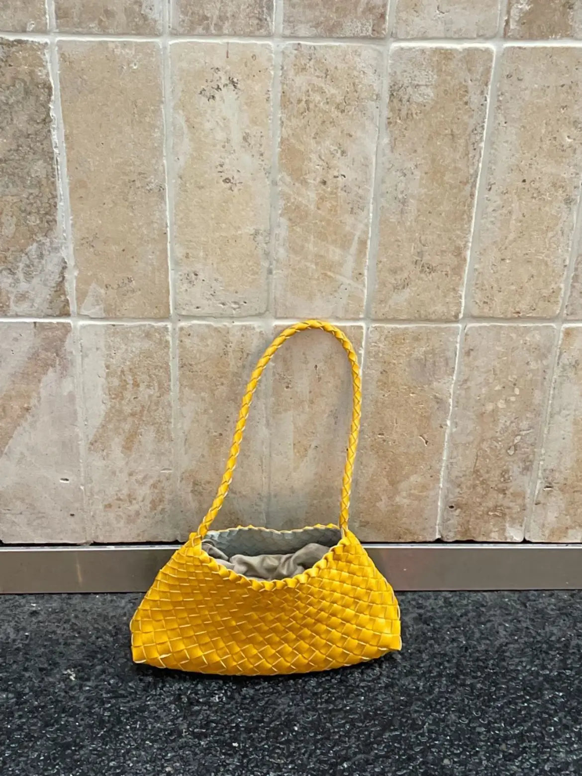 Hand woven armpit bag, women's new high-end and versatile retro handbag, single shoulder mother bag