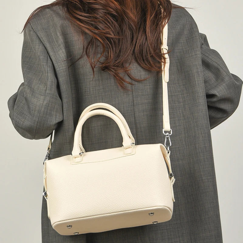 New Women's Handbag, Simple and Versatile Tote Bag, Large-Capacity Soft Leather Shoulder Bag, Crossbody Bag for Commuting and Shopping, High-End Solid Color Casual Bag