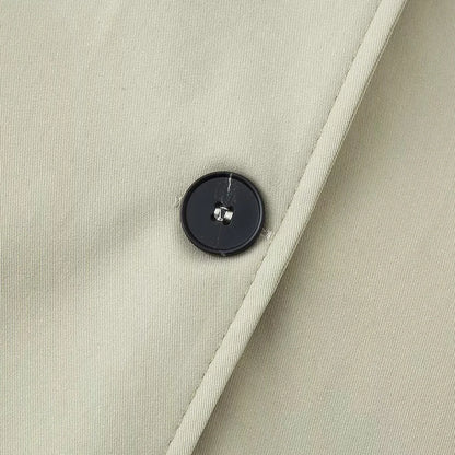 2025 new women's clothing European and American style fashionable design sense lapel bat style short windbreaker