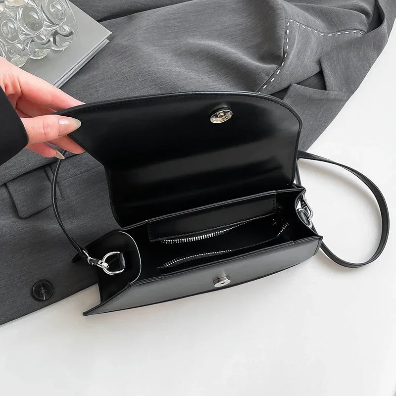 Vintage Women Black Chic Crossbody Bag Luxury Designer Small Shoulder Bags Fashion Red Purse Cute Pu Leather Handbag Sac A Main