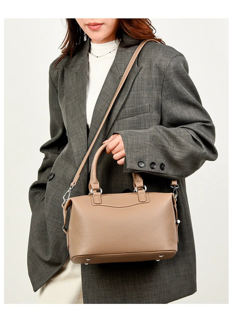 New Women's Handbag, Simple and Versatile Tote Bag, Large-Capacity Soft Leather Shoulder Bag, Crossbody Bag for Commuting and Shopping, High-End Solid Color Casual Bag
