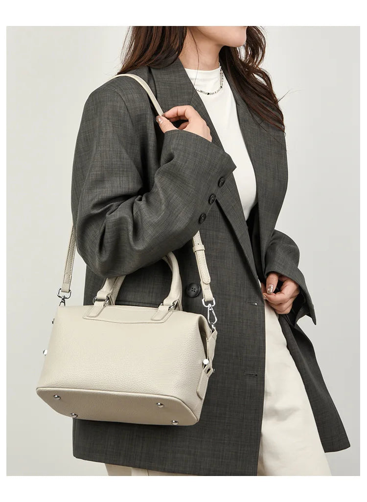 New Women's Handbag, Simple and Versatile Tote Bag, Large-Capacity Soft Leather Shoulder Bag, Crossbody Bag for Commuting and Shopping, High-End Solid Color Casual Bag
