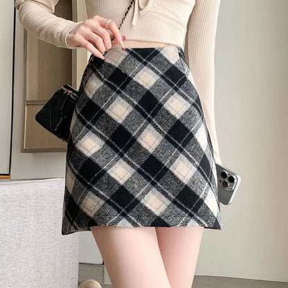 2025 Woman Skirts Woolen A-word Short Skirt Autumn And Winter Half Plaid Female Of The New High-waisted Slim-fit Wrap Hip Skirt