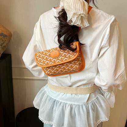 Unique Casual Crossbody Handbag For Leisure Women With Minimalist Solid Color And Large Capacity Leather Finish