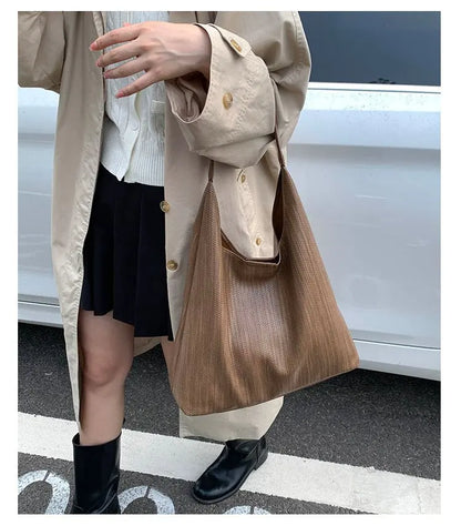 Stylish Ladies Hand Bag Boasting Trendy Design And Fine Craftsmanship Made Of Premium Anti-Scratch Leather