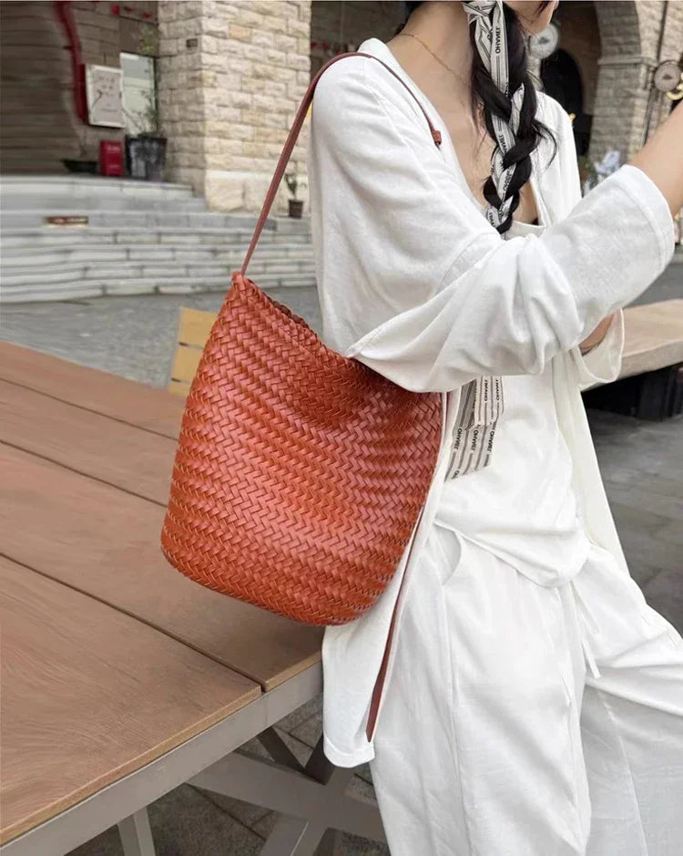 2025 new women's handbag high-end hand-woven large-capacity shoulder tote bag underarm bag crossbody versatile bucket bag