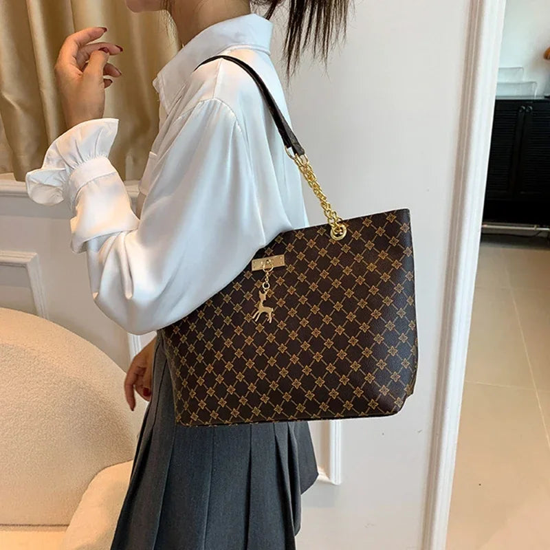 Women Luxury Design New Presbyopic Handbag Large Capacity Handbag Fashion Printing Shoulder Bag Trendy Shopping Bag with pendant
