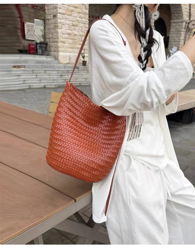 2025 new women's handbag high-end hand-woven large-capacity shoulder tote bag underarm bag crossbody versatile bucket bag