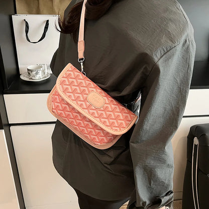 Unique Casual Crossbody Handbag For Leisure Women With Minimalist Solid Color And Large Capacity Leather Finish