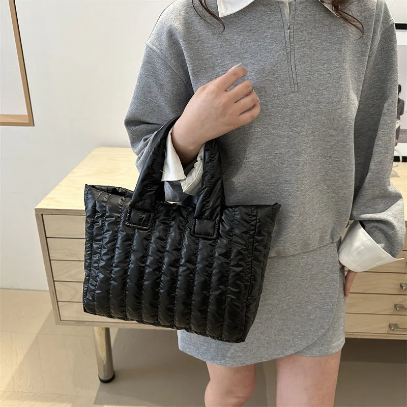 2025 Fashionable and simple women's handbag, large-capacity soft single-shoulder bag, solid color casual and elegant handbag