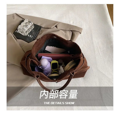 Elegant Women's Handbag Featuring Casual Simple Vintage Design And High-End Leather For Commuter Occasions