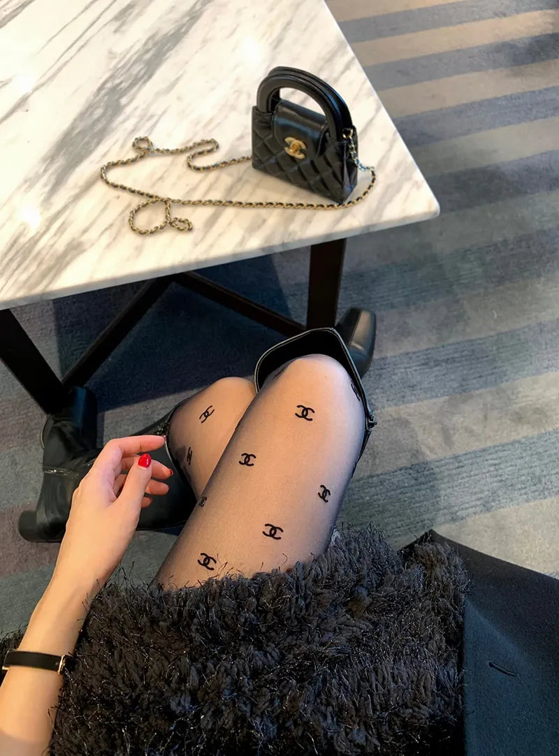 Clothland Women Elegant White Black Fur Dress V Neck Short Sleeve A Line Party Event Club Mini Dresses Vestido QD305