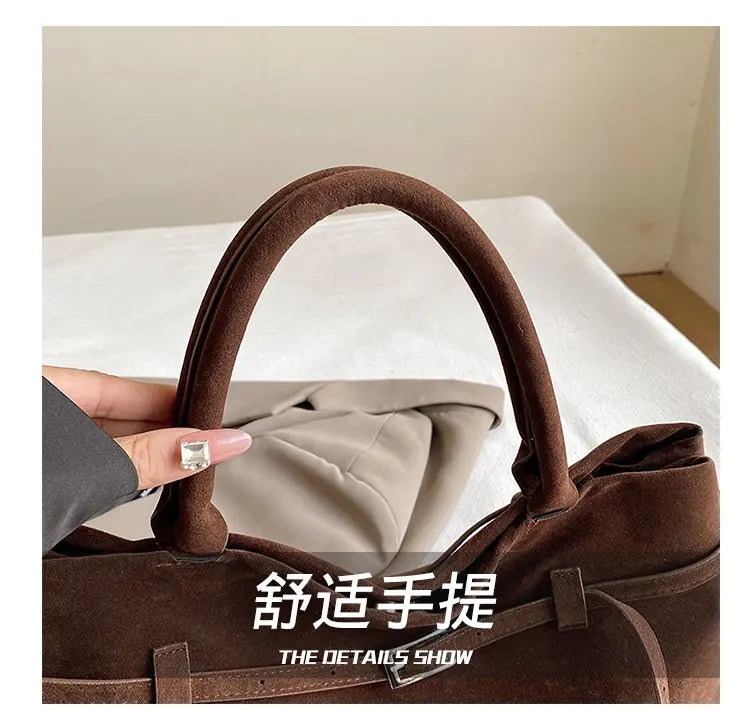Elegant Women's Handbag Featuring Casual Simple Vintage Design And High-End Leather For Commuter Occasions