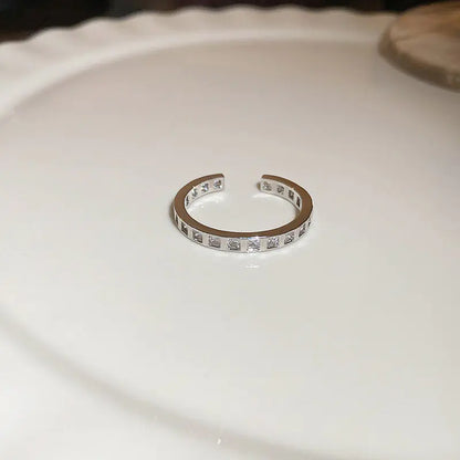Light Luxury Zircon Retro Intersection Jewelry